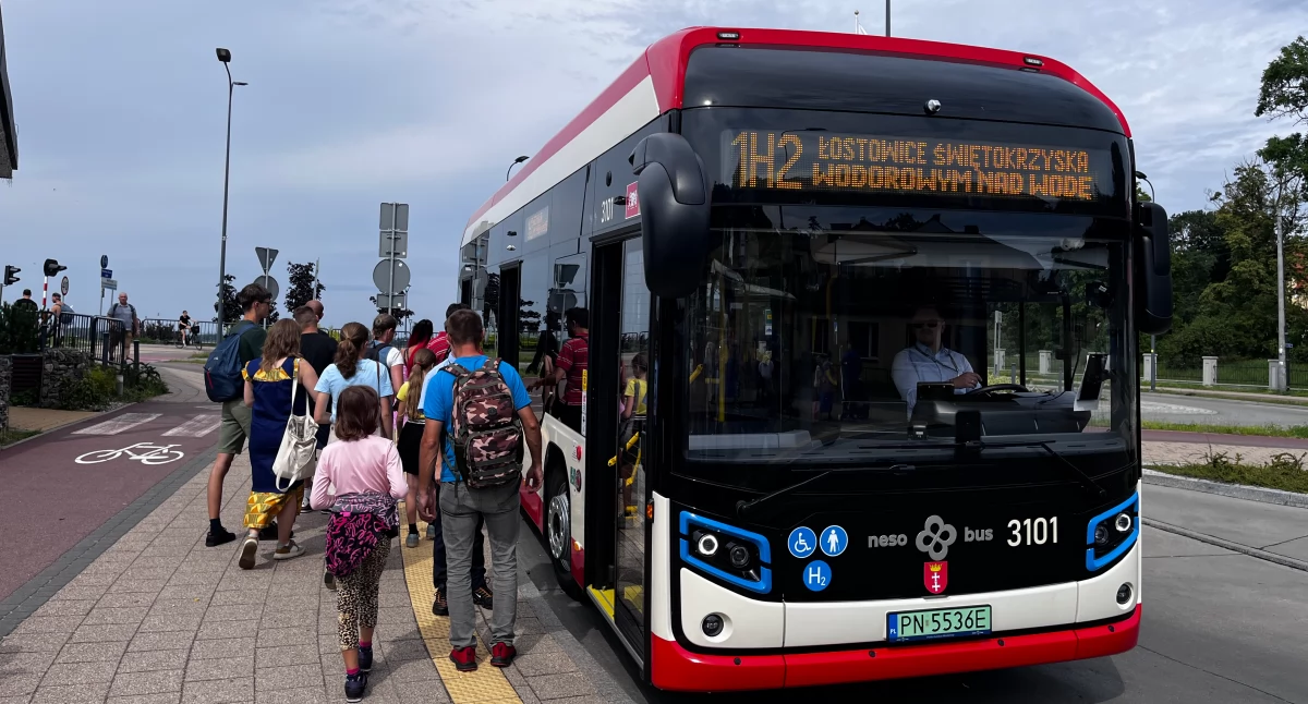 W ankiecie padają pytania na temat autobusów wodorowych i elektrycznych