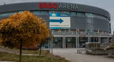 Ergo Arena z przedłużoną umową sponsoringową. W grze są miliony