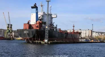 Rosyjski tankowiec widmo znika z gdyńskiego portu